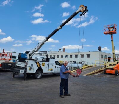 Riekes Service Truck Crane Inspector