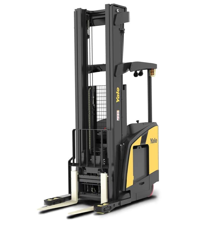 Yale ESC 40 forklift with a tight turning radius in an ecommerce setting