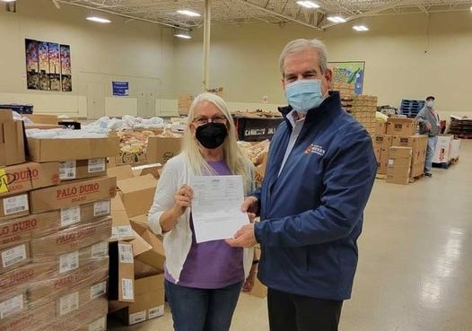 Riekes-donates-new-forklift-battery-to-Center-for-People-in-Need-Lincoln-Oct-2021